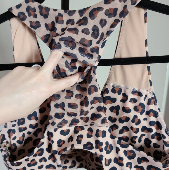 Fabletics leopard sports bra & legging set - Picture 7 of 7